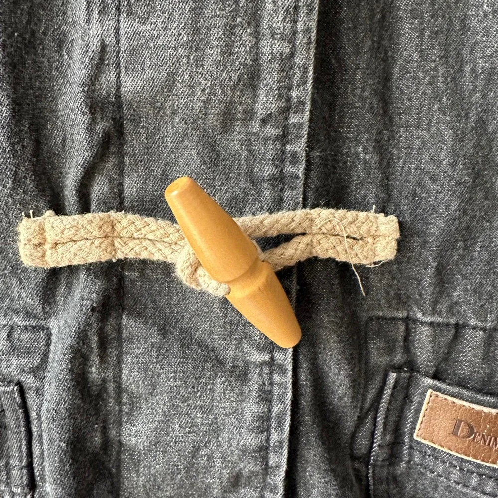 Denim & Co. embrace classic